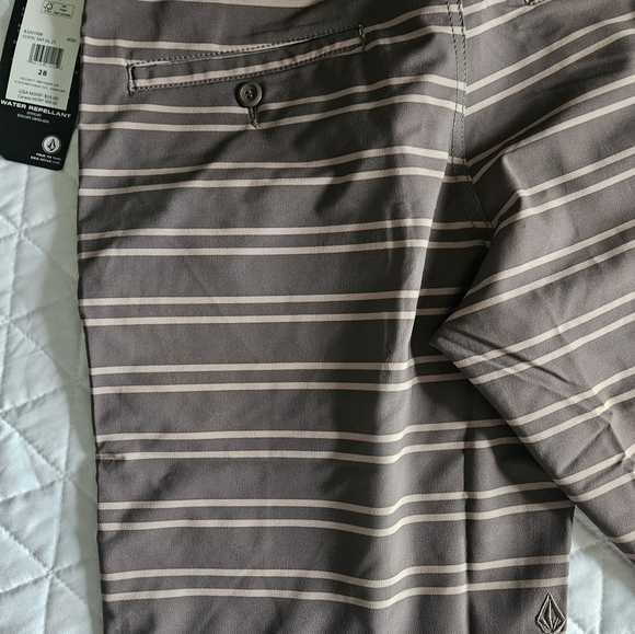 NWT Volcom Surf N Turf Hybrid Shorts - Picture 8 of 8